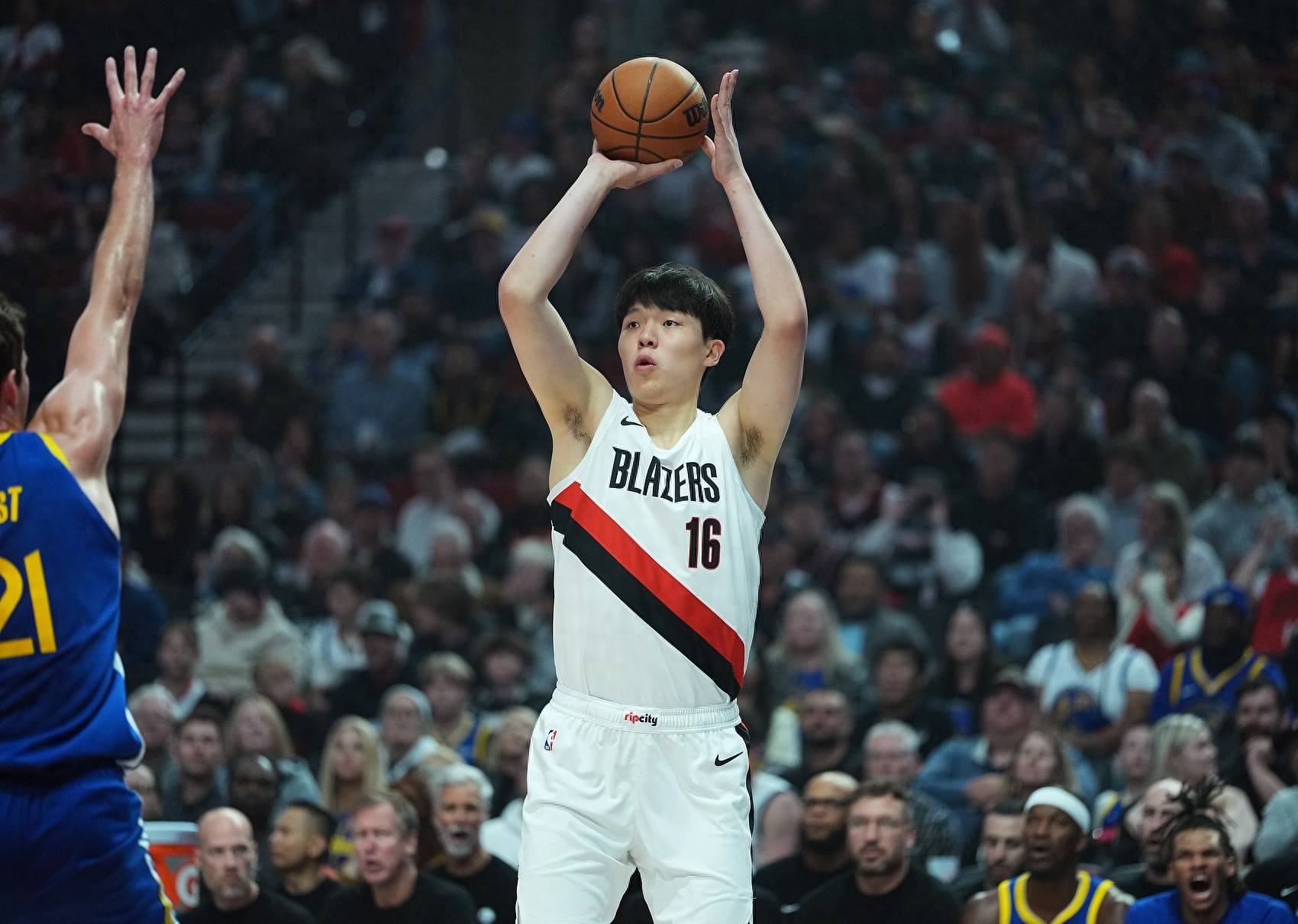 j9今晨NBA常规赛传出新动向，西汉姆队长鼓劲，管理层表态：引发热议，临场指挥获称赞的简单介绍