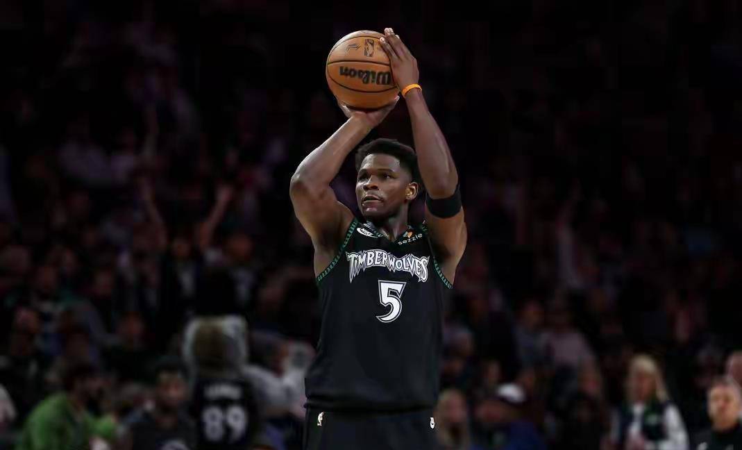 范弗利特重伤缺席新赛季